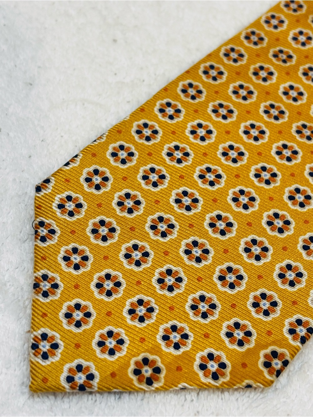 Brand New Corporate Tie By JOS A. BANK